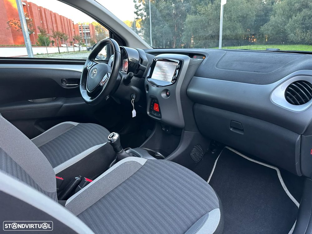 Toyota Aygo 1.0 X-Play+X-Touch - 23