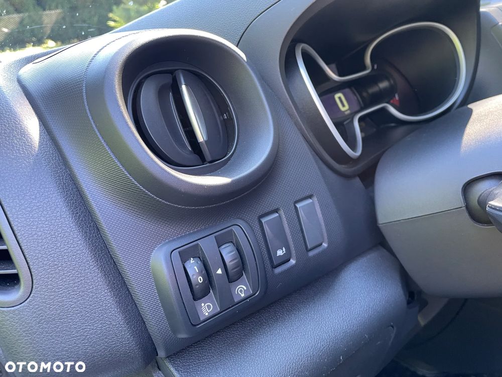 Renault Trafic - 16