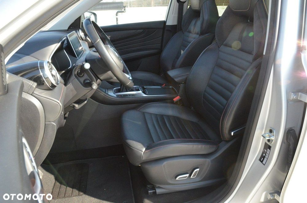 MG HS 1.5T-GDI Luxury - 32