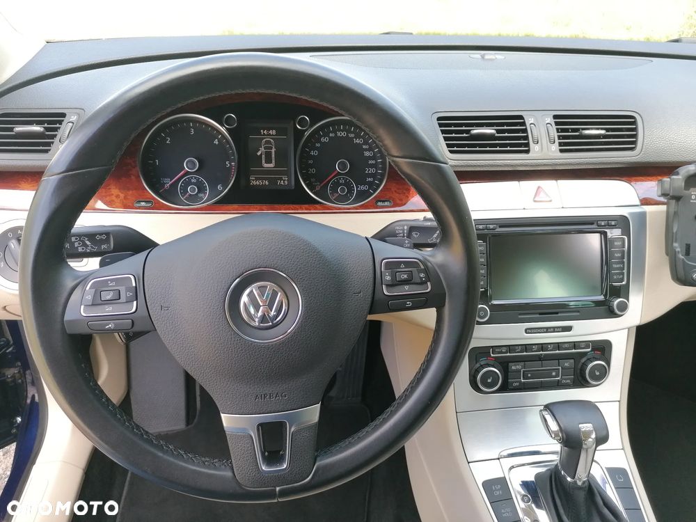 Volkswagen Passat Variant 2.0 TDI DPF DSG Highline - 24