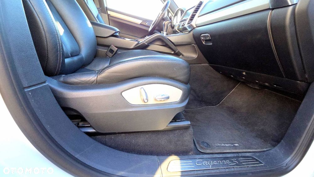 Porsche Cayenne S - 24