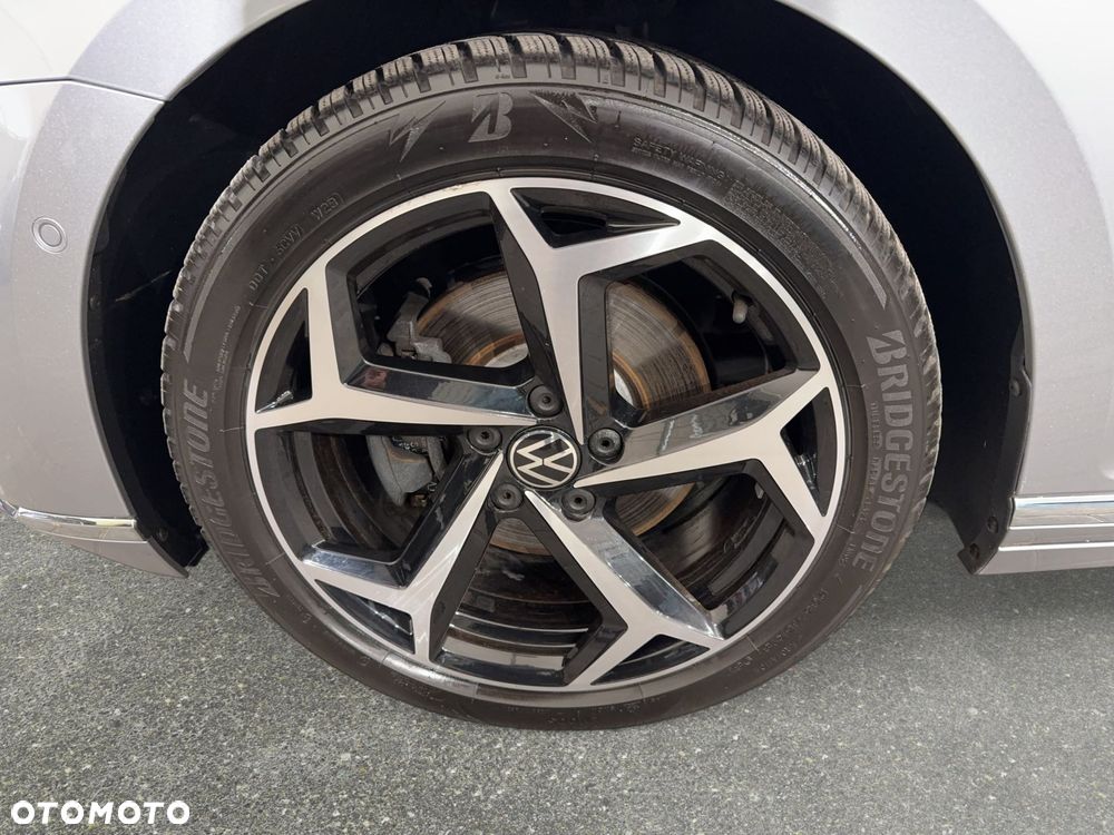 Volkswagen Passat - 11