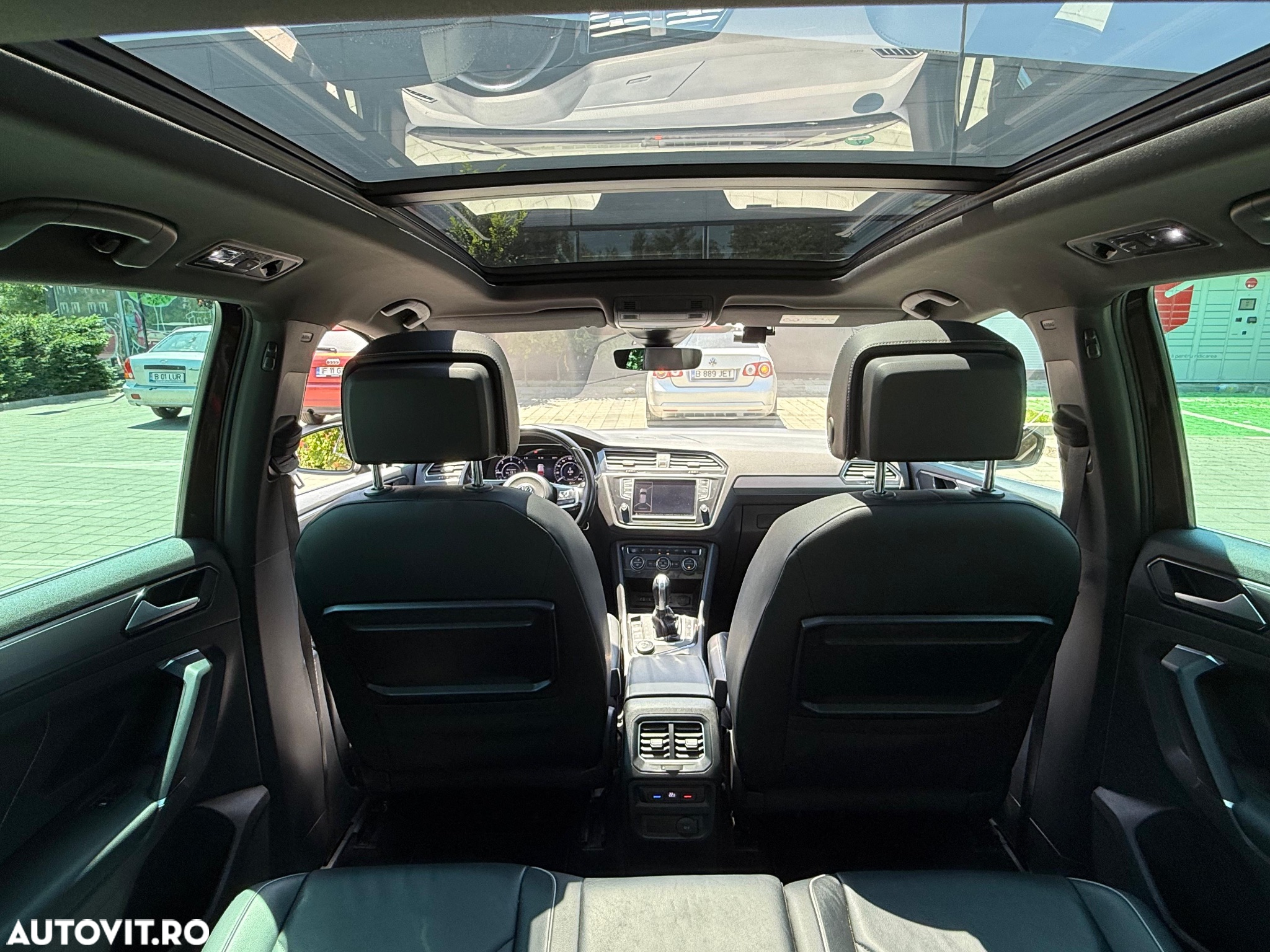 Volkswagen Tiguan - 11