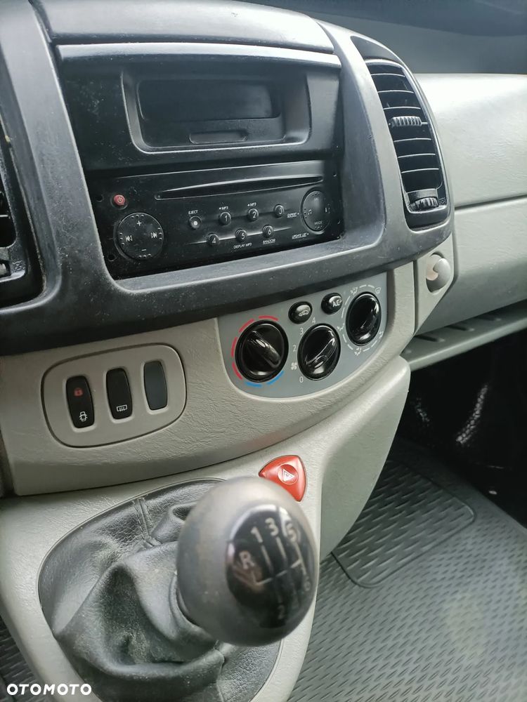 Renault Trafic - 18