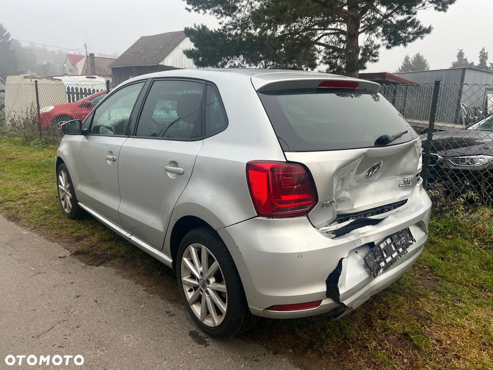 Volkswagen Polo 1.4 TDI Blue Motion Technology DSG Lounge - 4