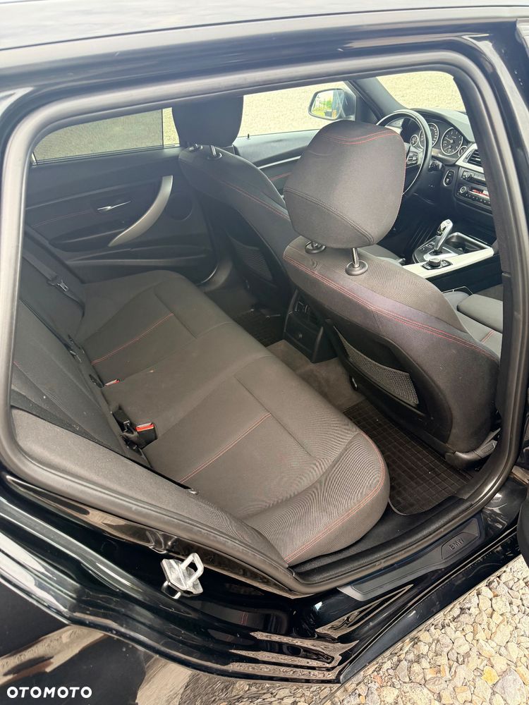 BMW Seria 3 330d xDrive Sport-Aut - 10