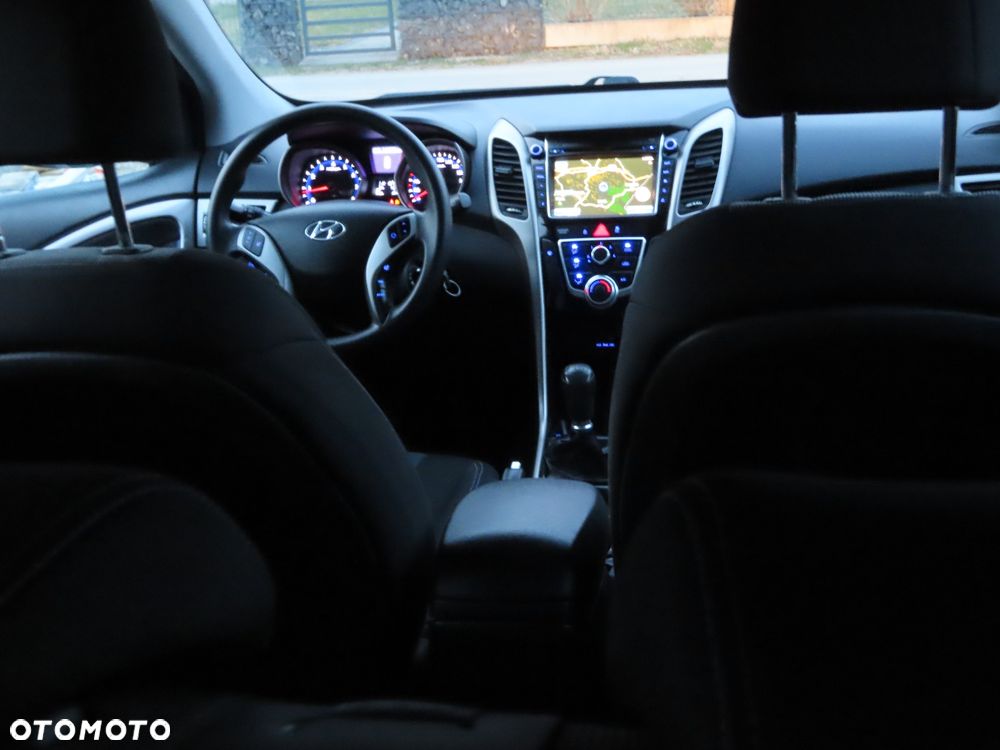 Hyundai i30 1.4 Trend - 14