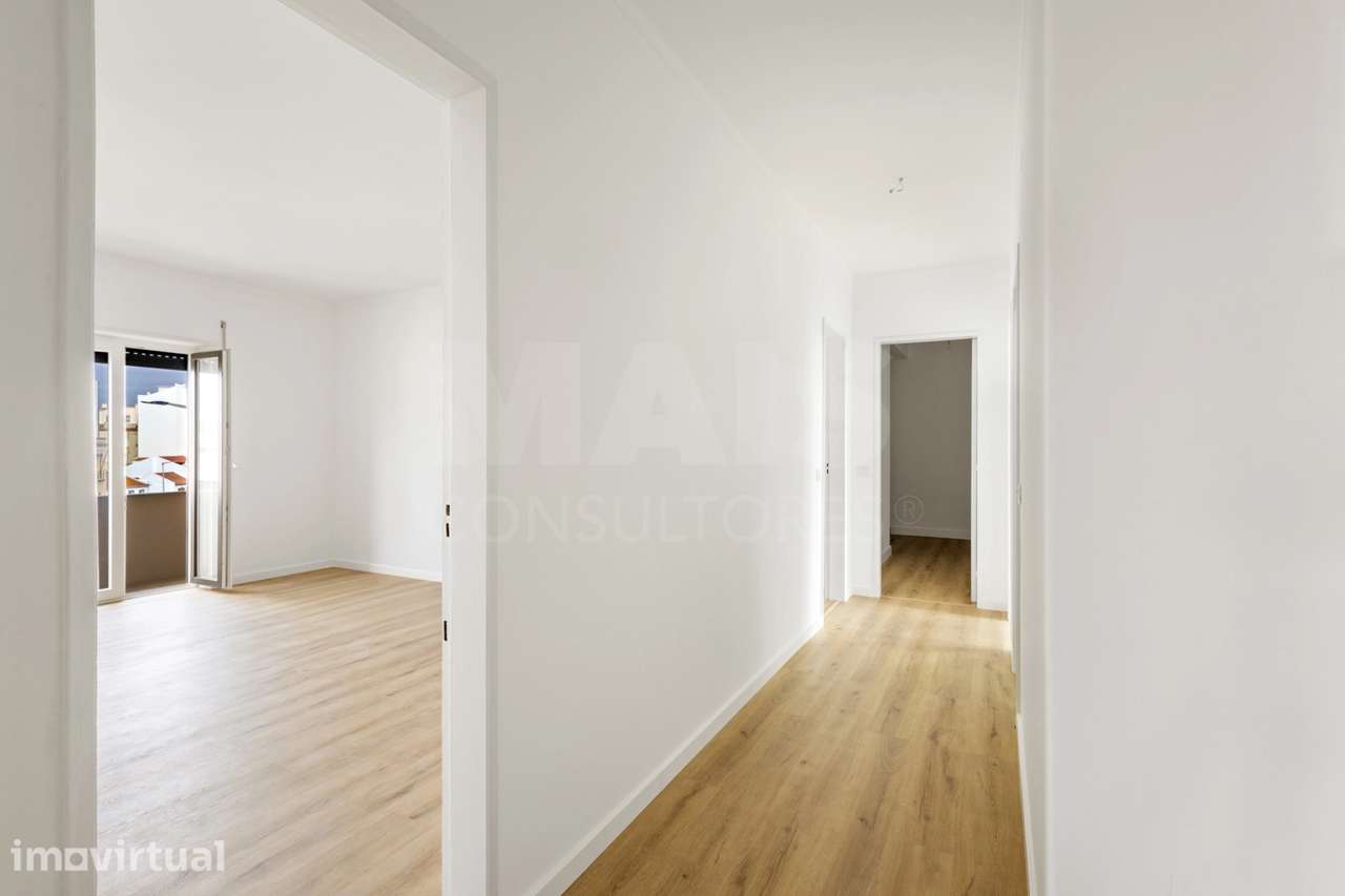 Apartamento T2 remodelado com 2 wc e varanda - Grande imagem: 5/24