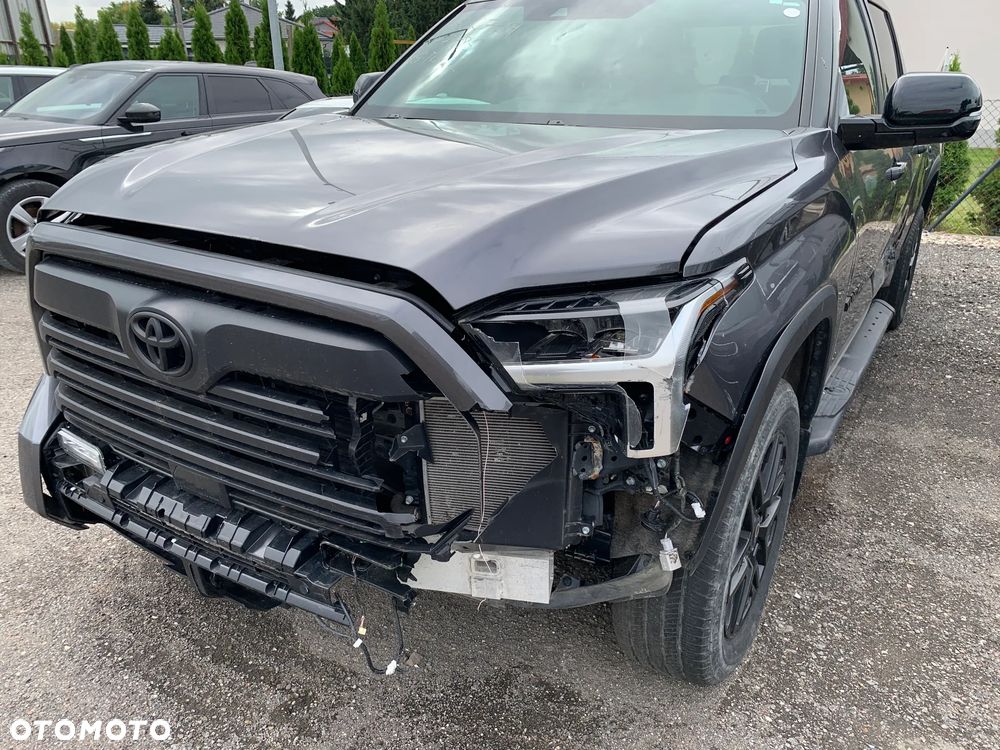Toyota Tundra - 4