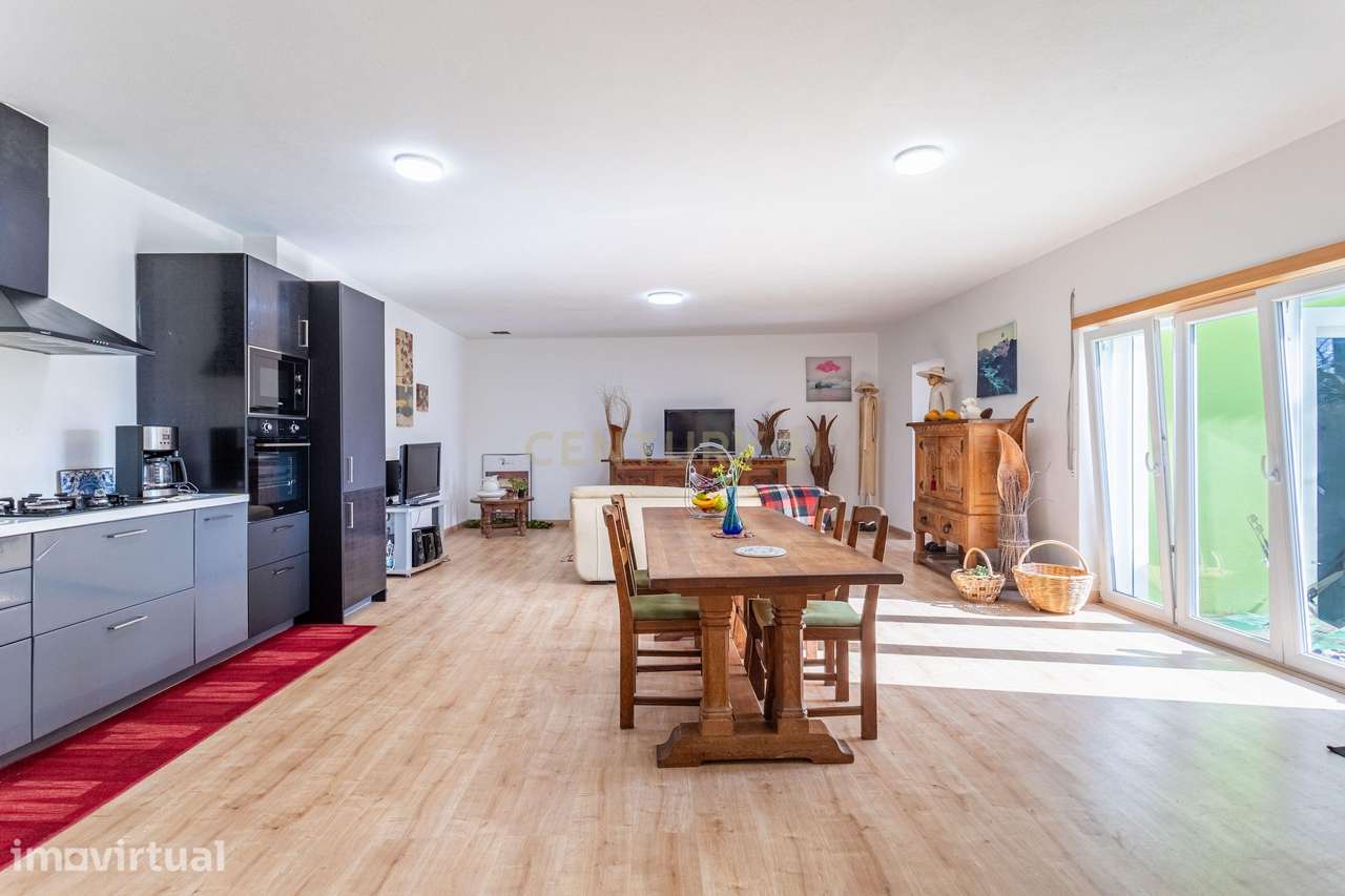 Moradia T2+1 Renovada no Casal Novo , perto de Santa Barbára - Grande imagem: 3/21