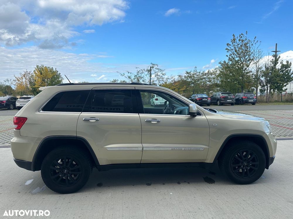 Jeep Grand Cherokee - 11