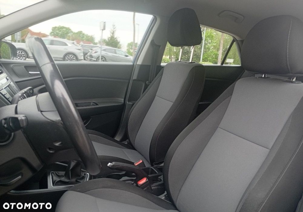 Hyundai i20 - 19