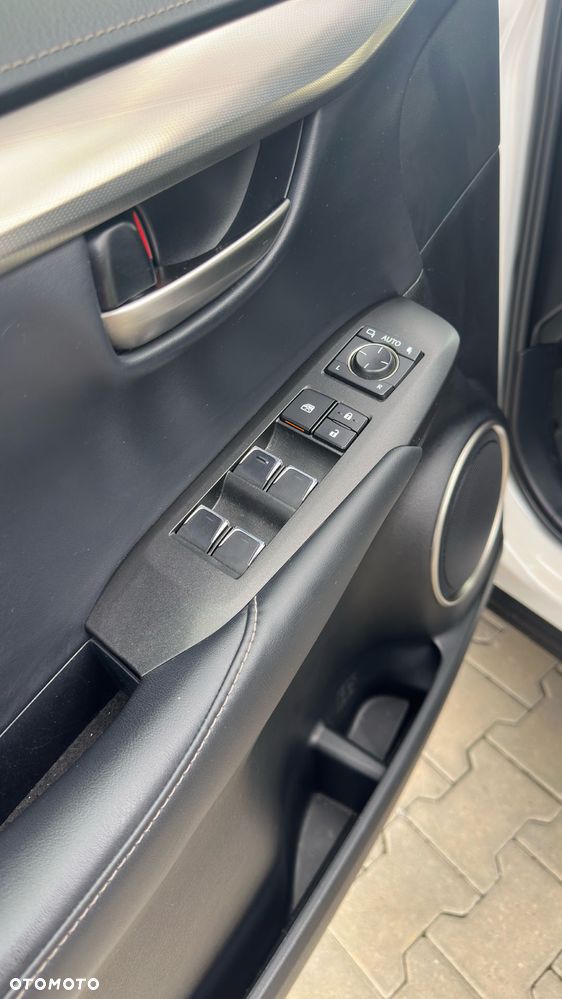 Lexus NX 300 Comfort AWD - 11