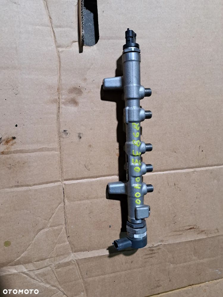 Isuzu d max 1.9 automat 2017- listwa wtryskowa