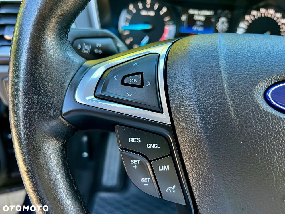 Ford Mondeo - 26