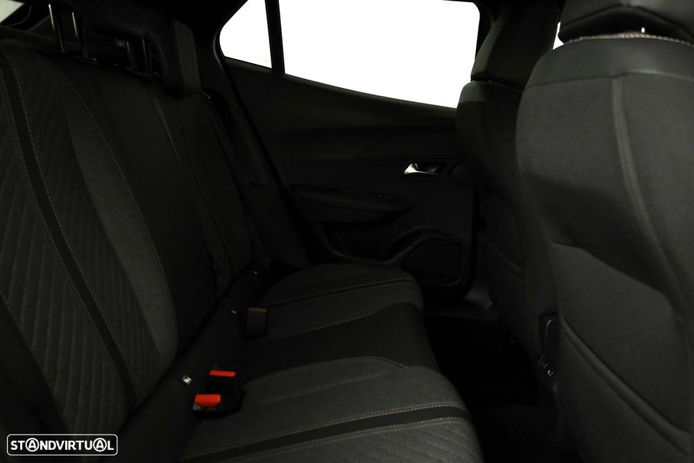 Peugeot 2008 1.2 PureTech Allure - 22