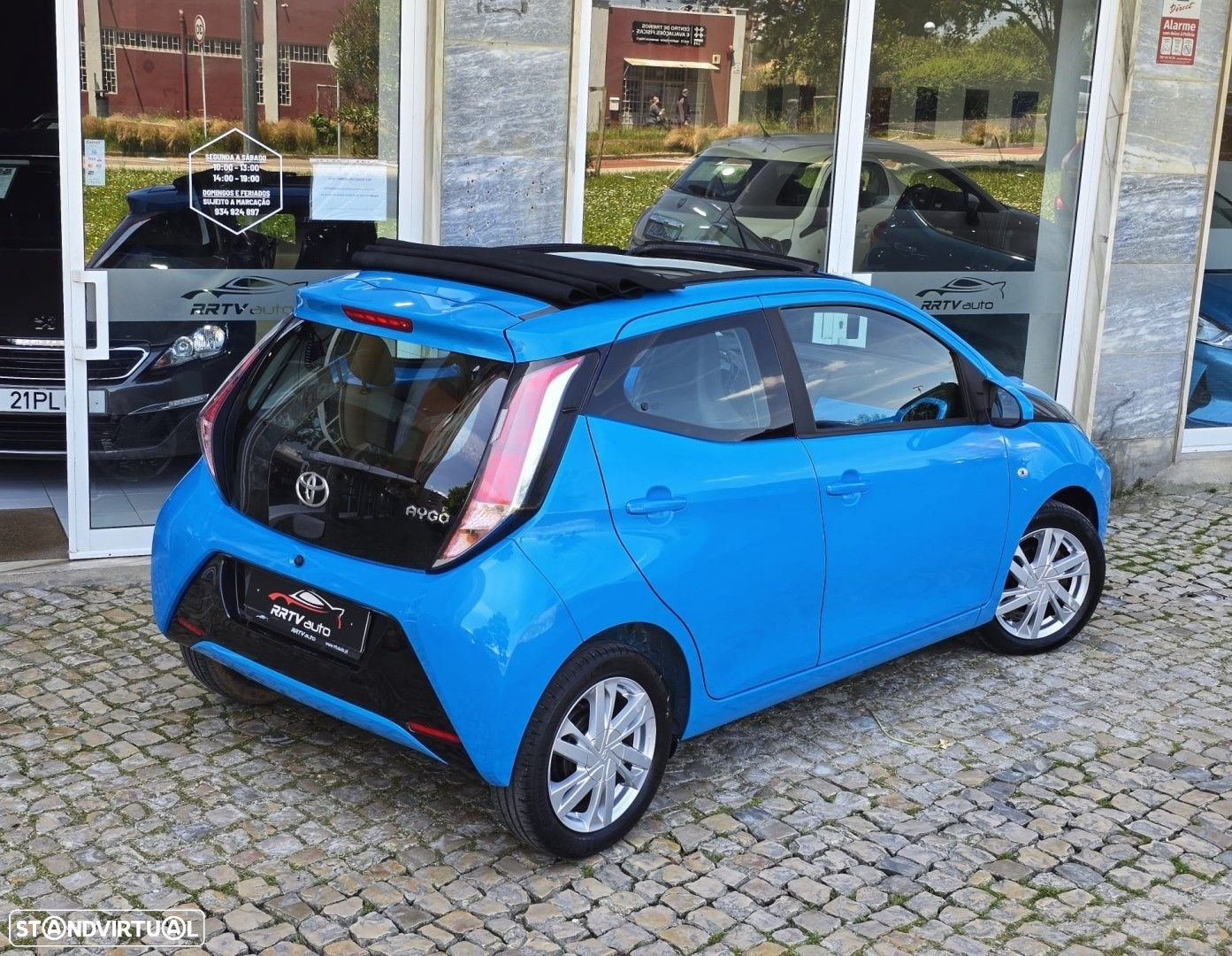 Toyota Aygo 1.0 X-Play Plus - 4