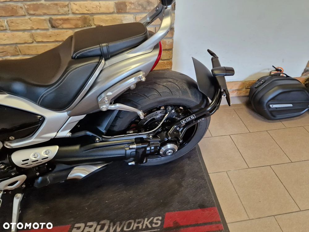 Triumph Rocket - 15