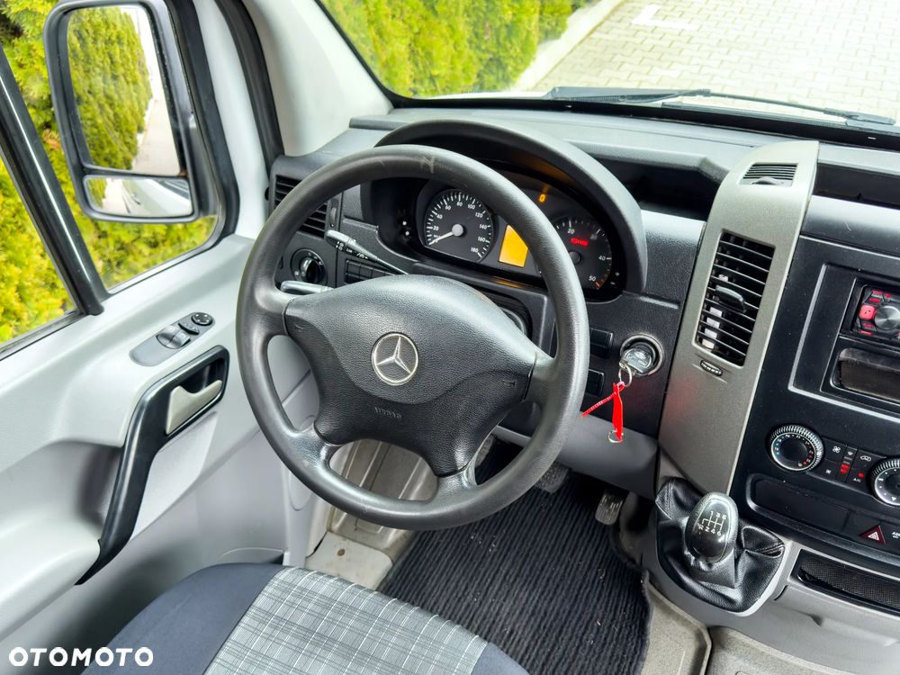 Mercedes-Benz SPRINTER - 15