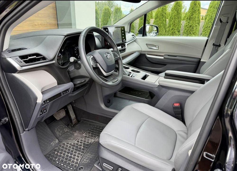 Toyota Sienna - 18