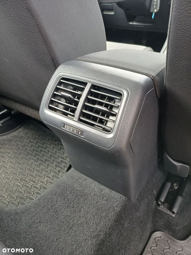 Volkswagen Golf - 26