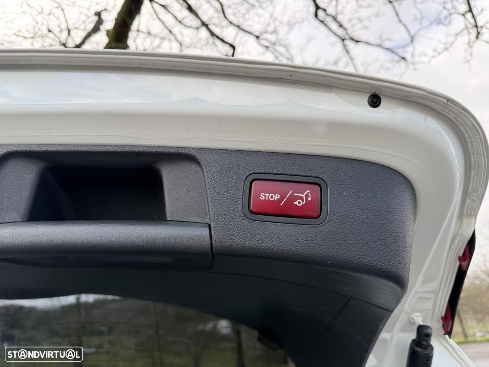 Mercedes-Benz GLA 180 d 7G-DCT Urban - 28