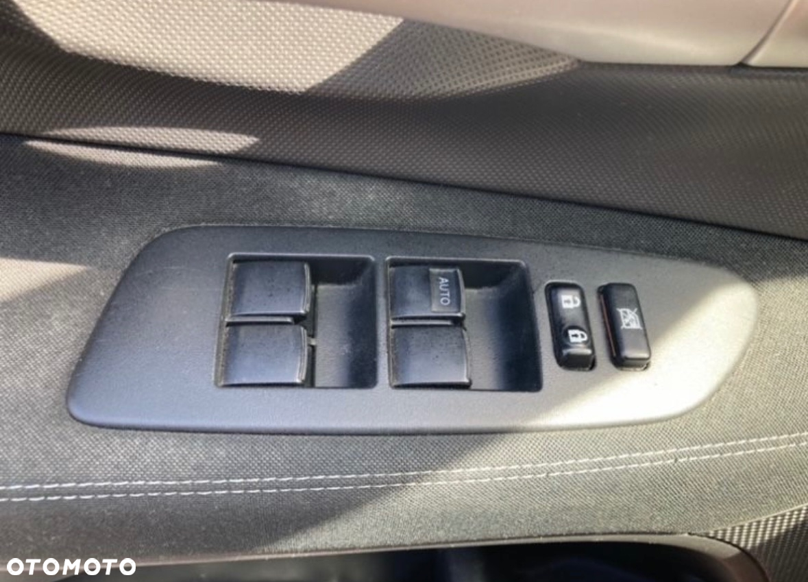 Toyota Auris 1.33 VVT-i - 7