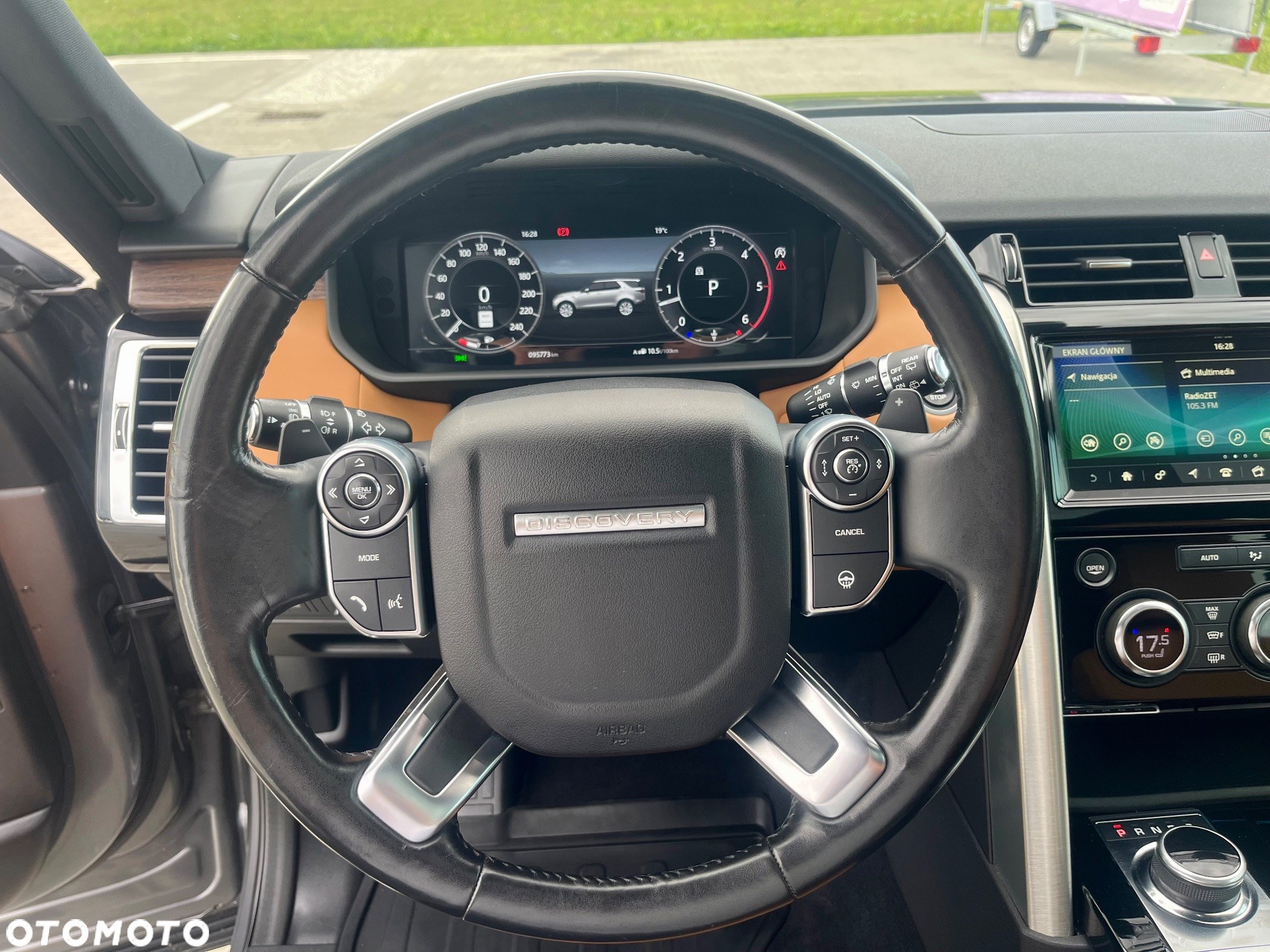 Land Rover Discovery 3.0 TD6 HSE Luxury - 25