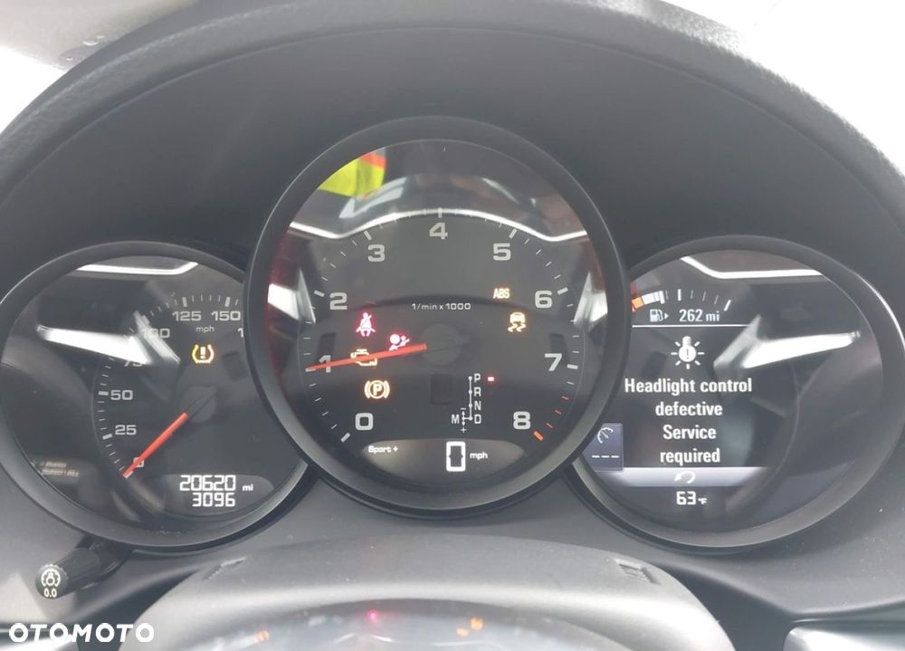 Porsche 718 Cayman - 11