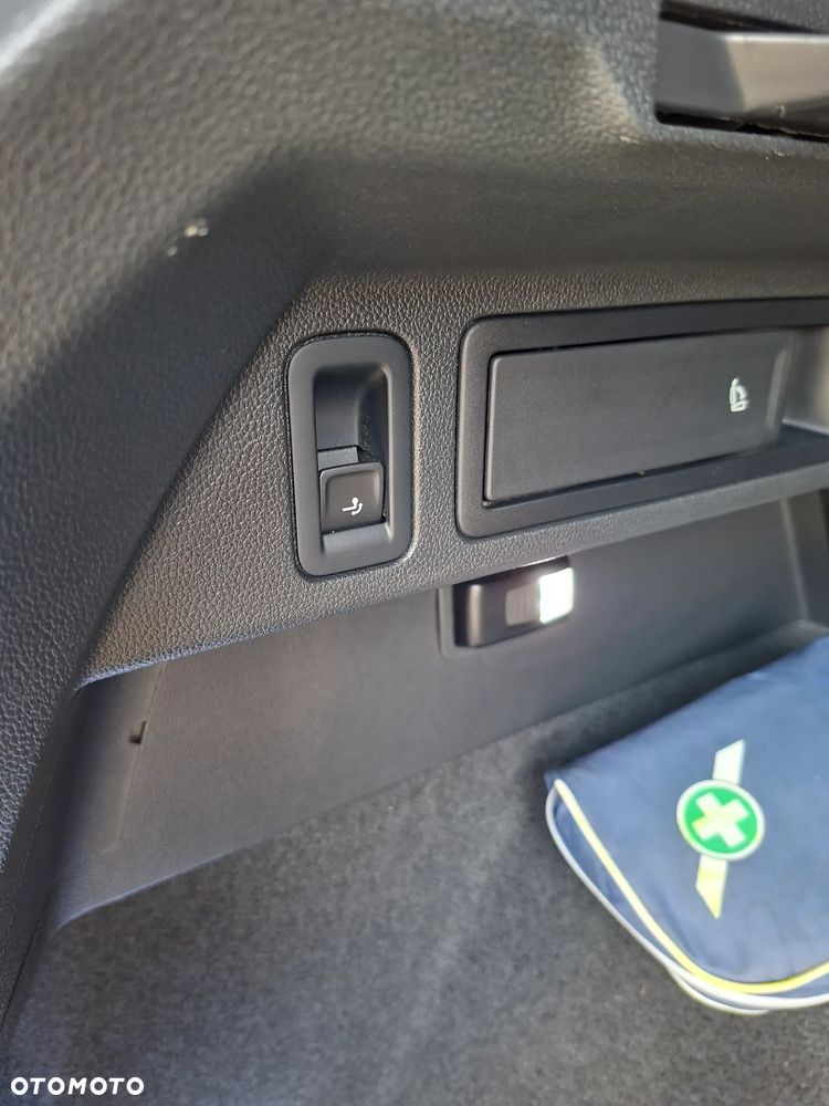 Volkswagen Tiguan - 9