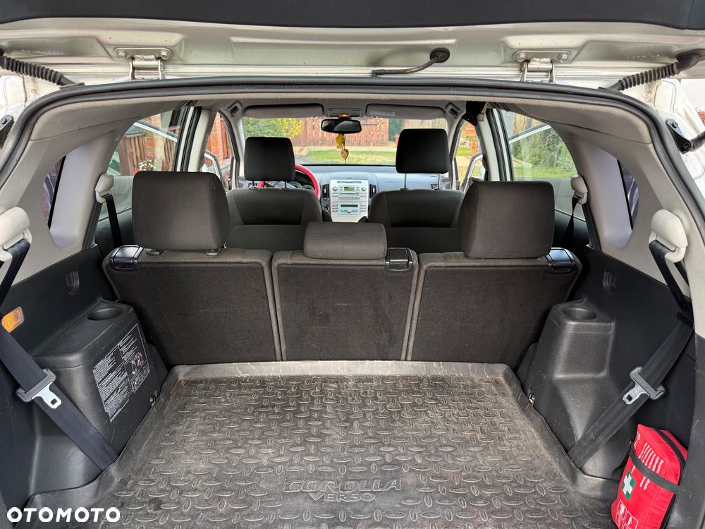 Toyota Corolla Verso 2.0 D-4D - 21