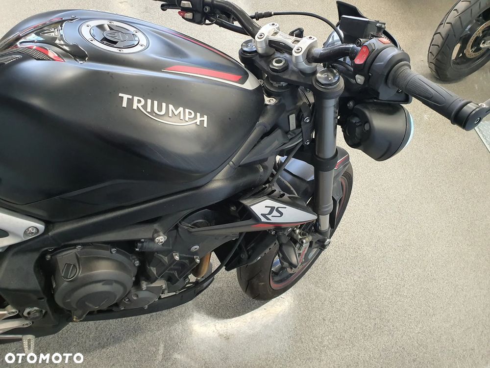 Triumph Street Triple - 4