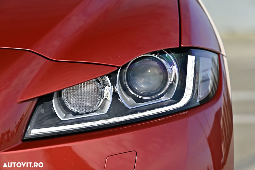 Jaguar F-Pace 20d AWD Prestige - 9