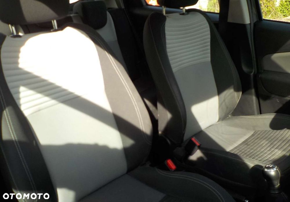 Toyota Yaris - 19