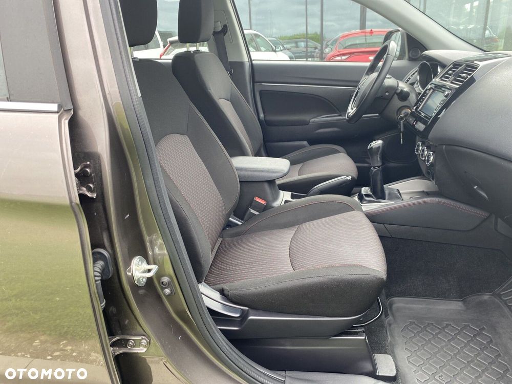 Mitsubishi ASX - 16