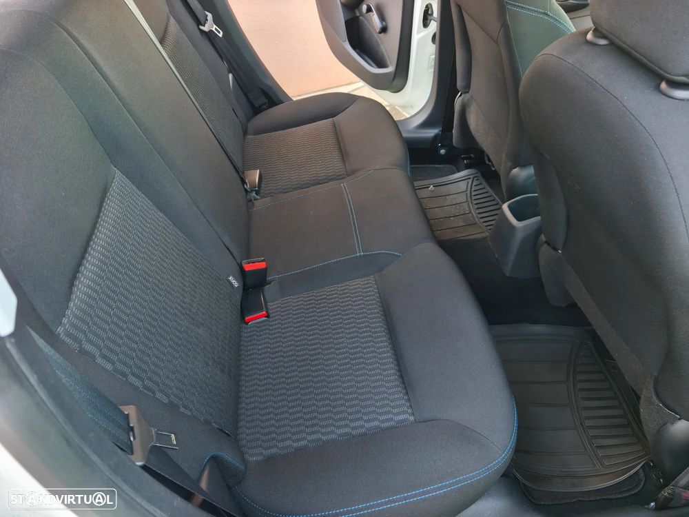 Peugeot 208 1.2 PureTech Signature - 25