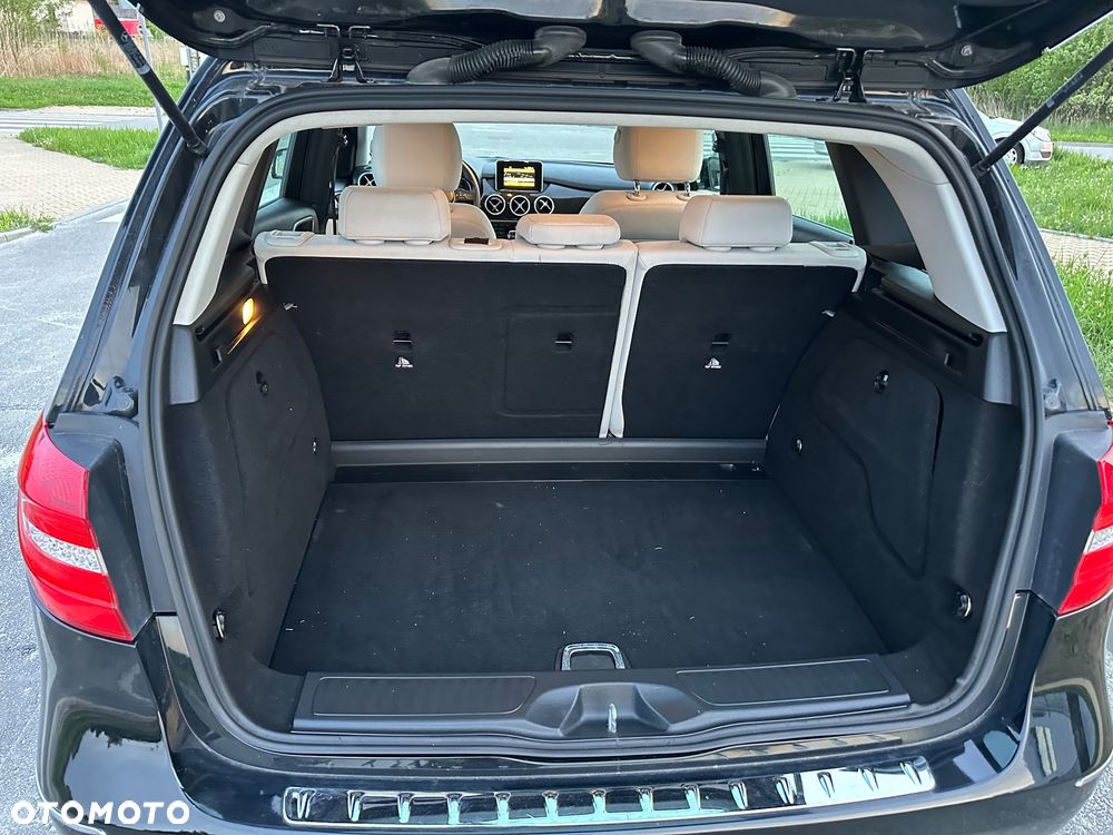 Mercedes-Benz Klasa B 180 BlueEFFICIENCY Edition Style - 31