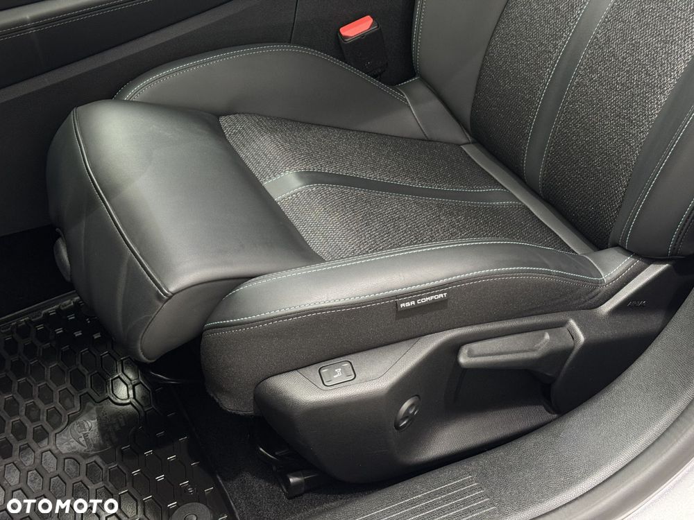 Peugeot 308 1.6 Hybrid PHEV Allure Pack EAT8 - 11
