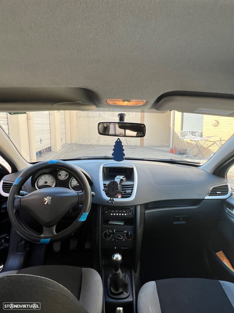 Peugeot 207 1.4 16V Trendy - 4