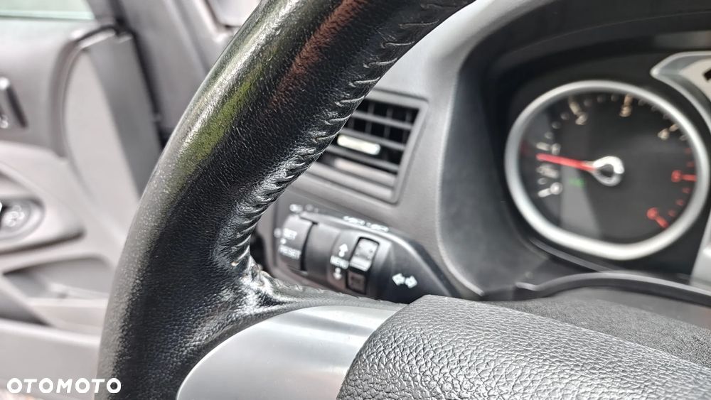 Ford Kuga - 12
