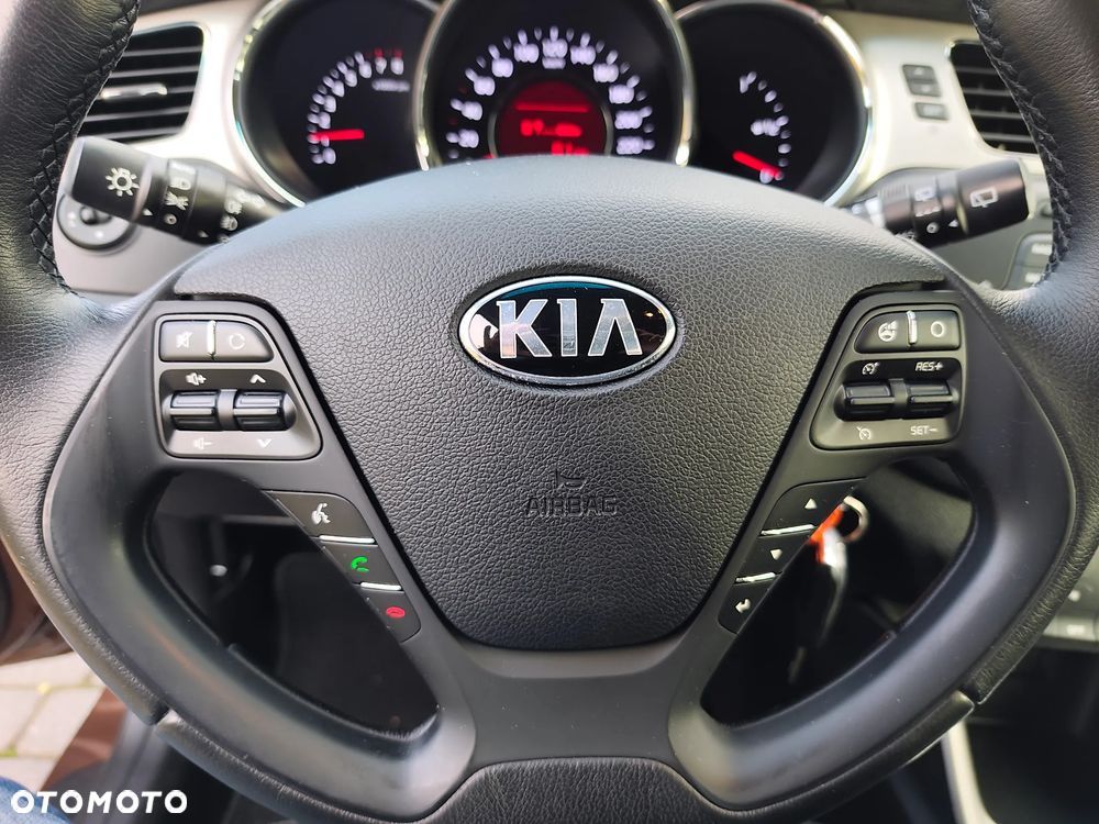 Kia Ceed - 12