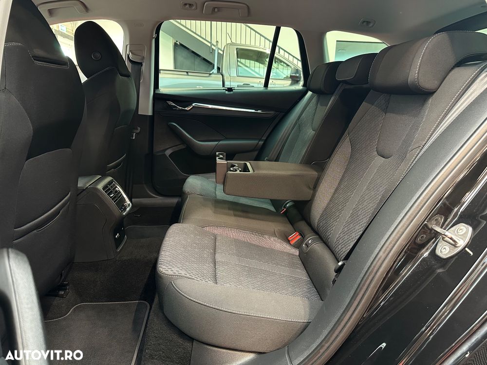 Skoda Octavia 2.0 TDI DSG Style - 27