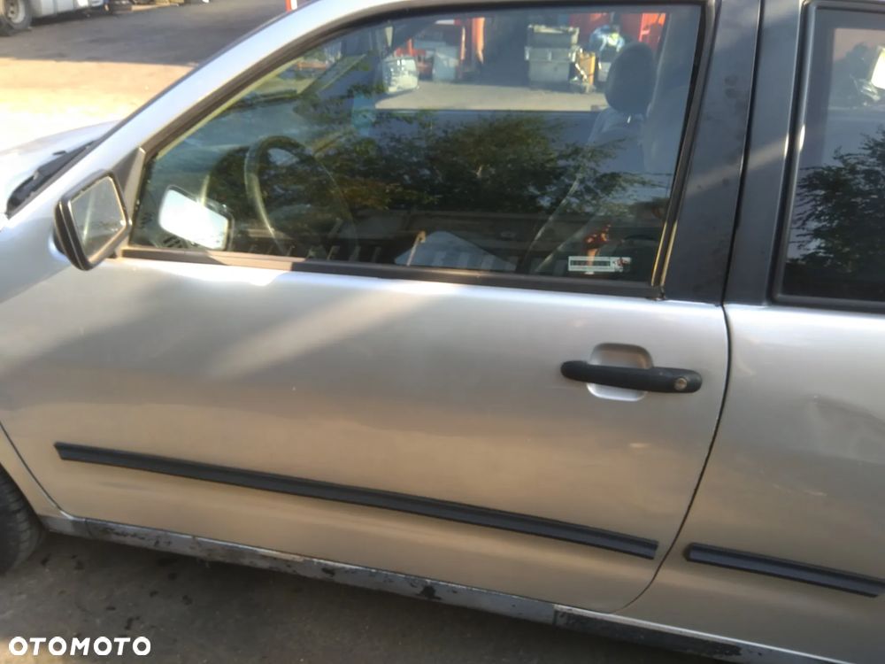 Seat Ibiza 2 drzwi przednie lewe