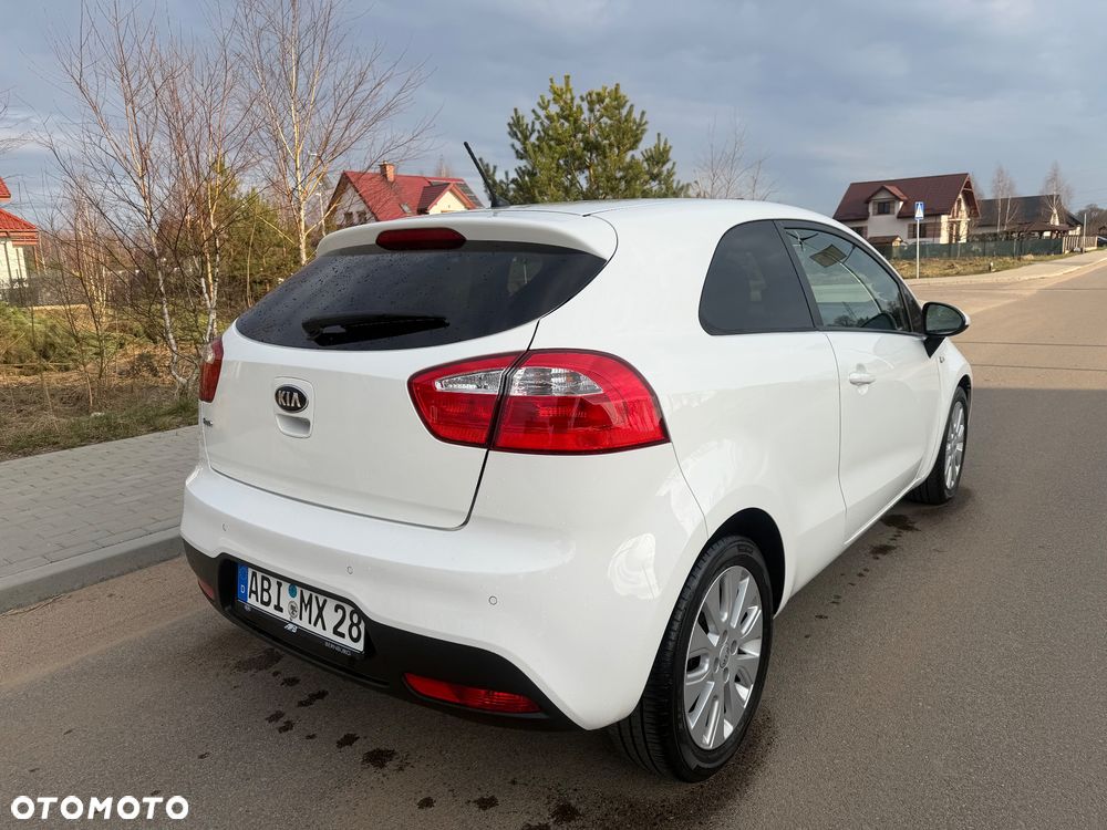 Kia Rio 1.2 Dream Team Edition - 13