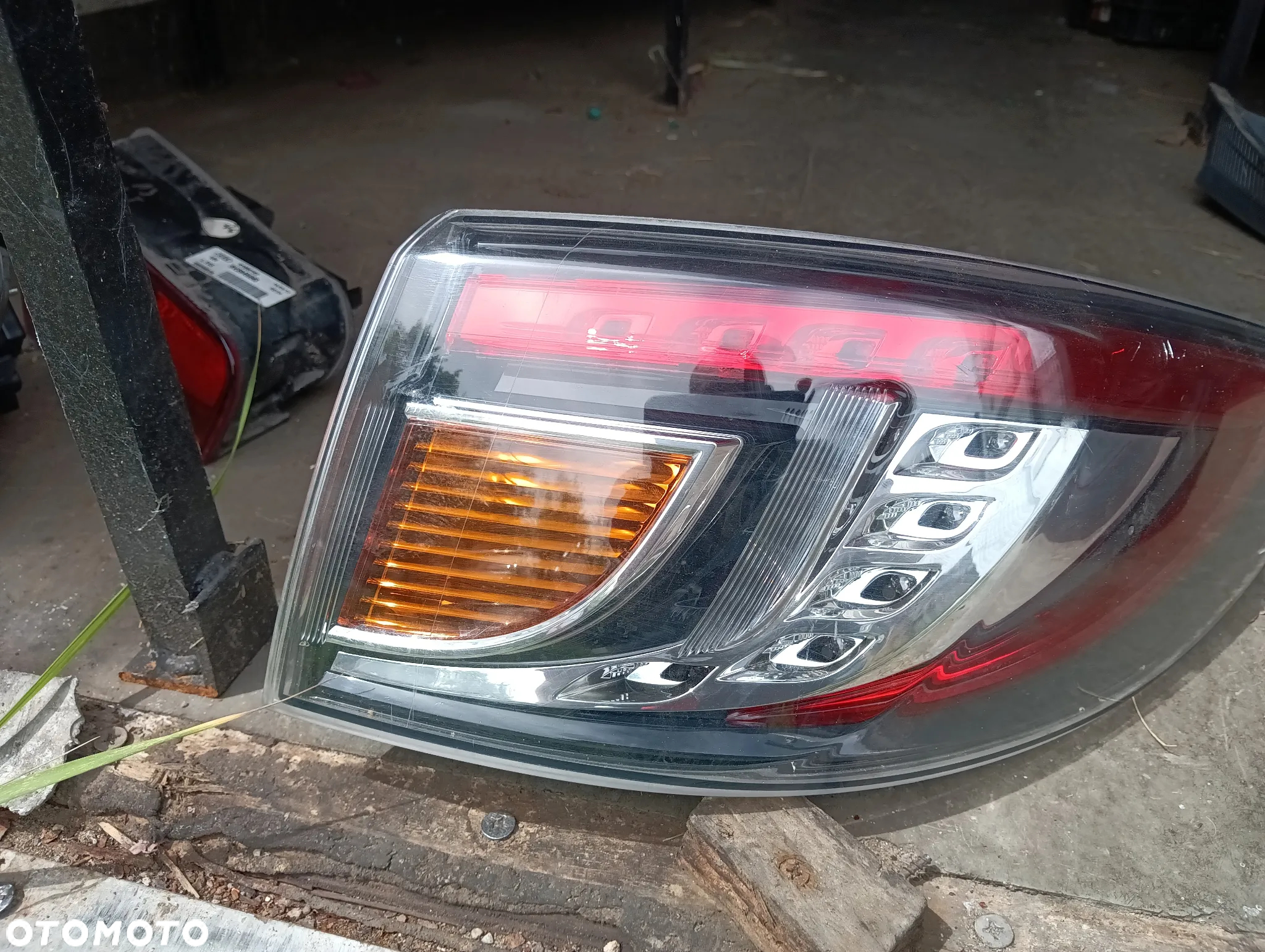 mazda 6 ii lampa tyl prawy tylnia tylna prawa w blotnik europa - 2