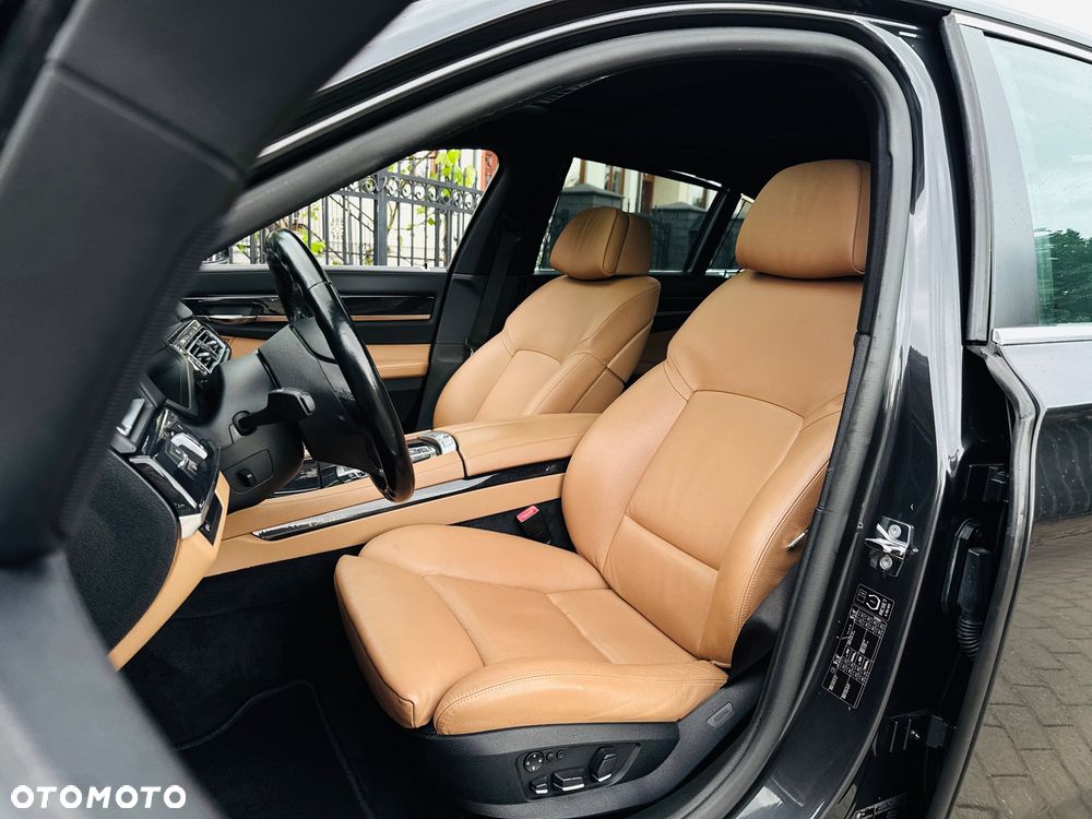 BMW Seria 7 740i - 5