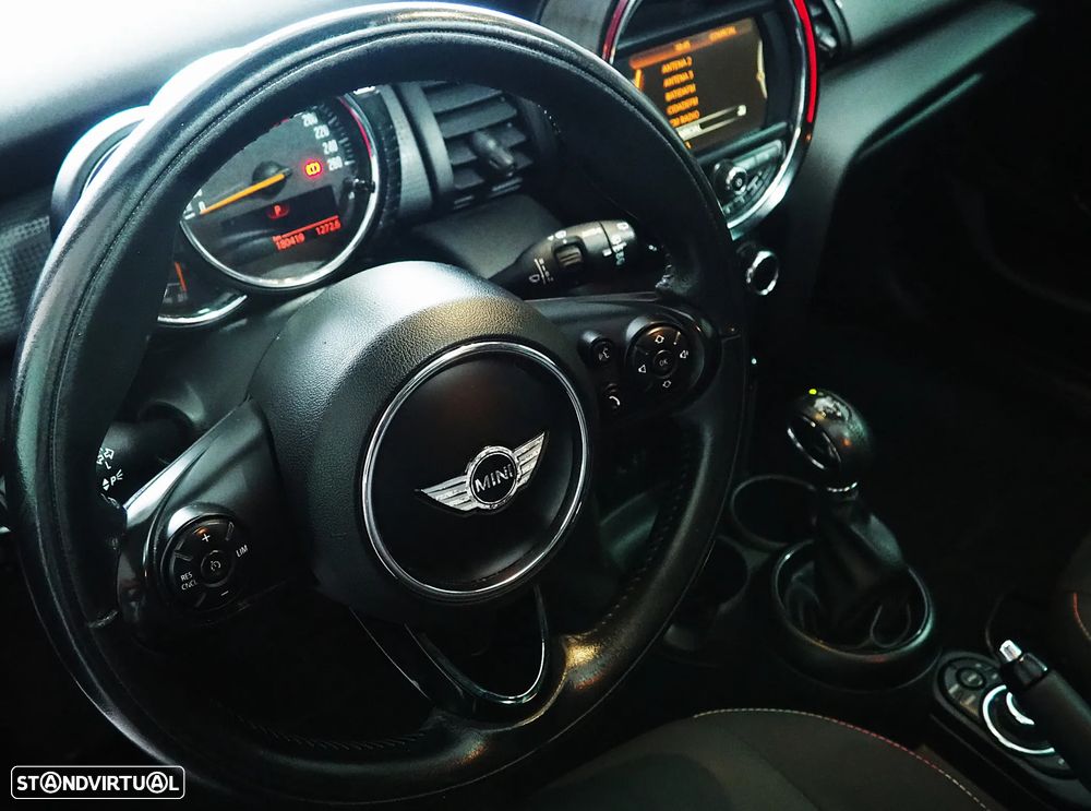 MINI 5 Portas Cooper D Aut. - 24