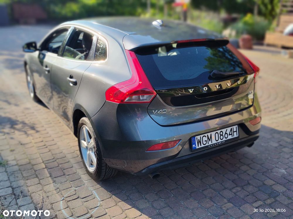 Volvo V40 T3 Momentum - 1