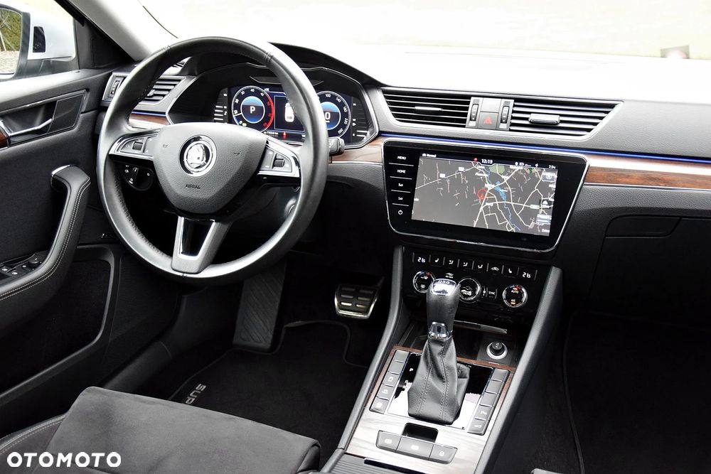 Skoda Superb 2.0 TDI 4x4 DSG Scout - 24