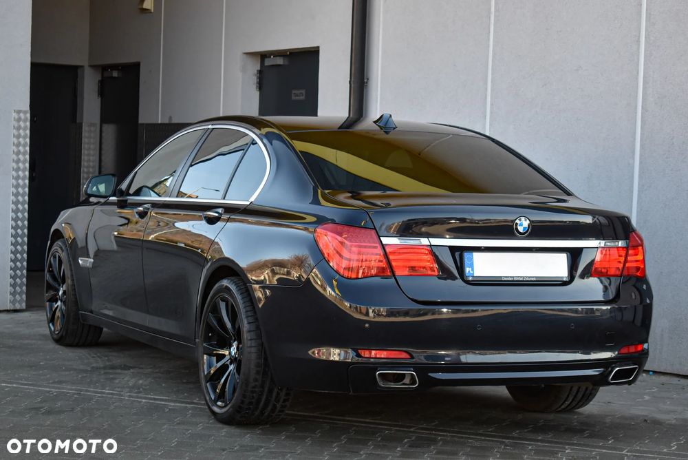BMW Seria 7 740d Edition Exclusive - 23